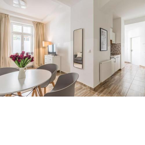 XXXl bed/ free parking/ central