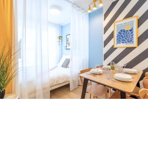 Yellow Apartment • Balcony • Free Parking