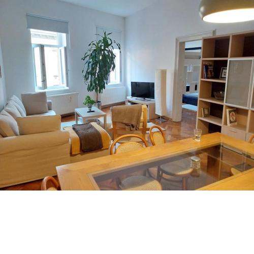 Zagreb Central 2BR + Parking