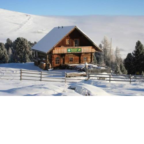 Zirbenhütte am Falkert auf der Heidi-Alm