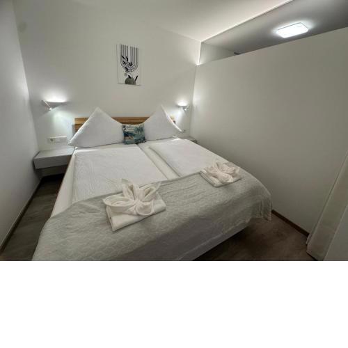 Zoe Apartment